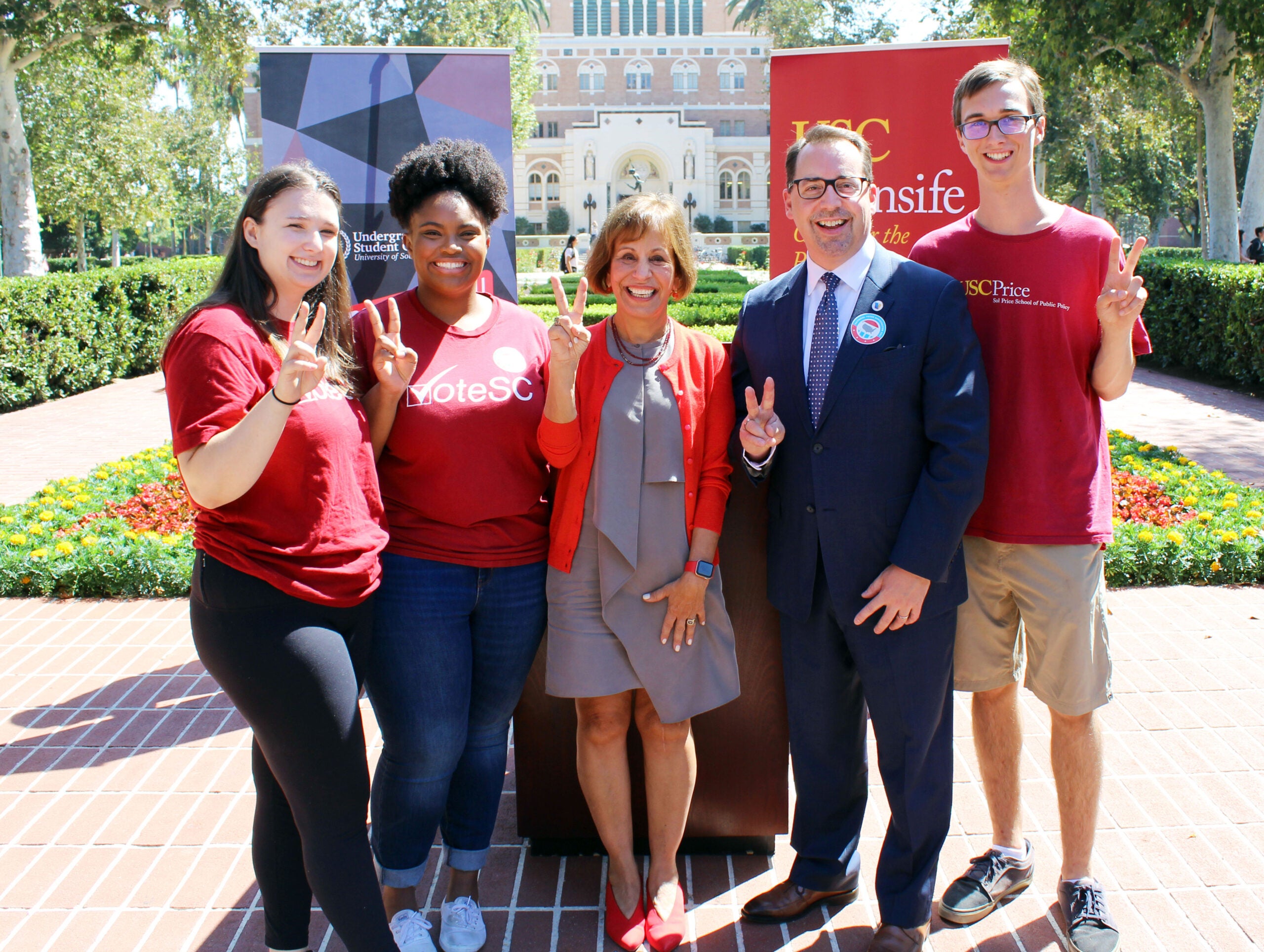 VoteSC student members with USC President Carol Folt and Los Angeles County Registrar-Recorder/County Clerk Dean C. Logan