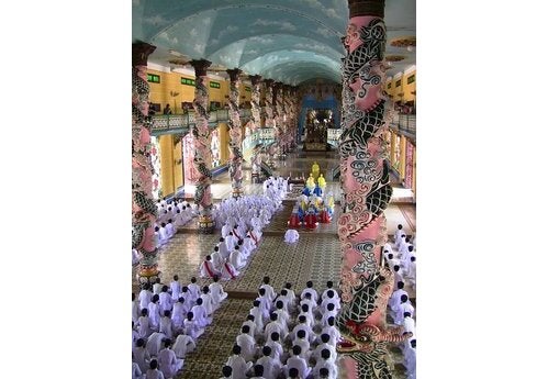 caodaism in vietnam image