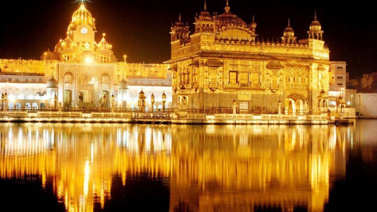 Golden_Temple_India-Wikimedia-Commons