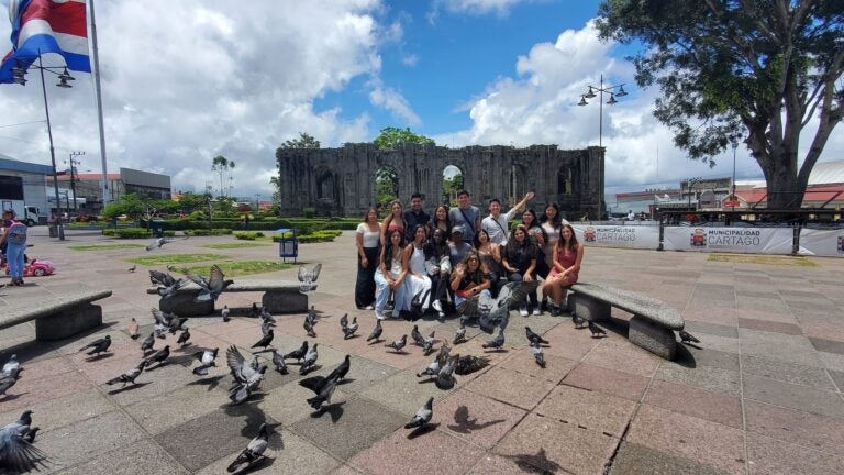 Plaza-Mayor-de-Cartago