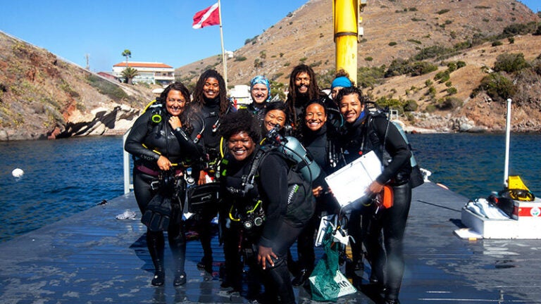 Photo of Students in Wrigley Institute Scientific Diving Discovery Program