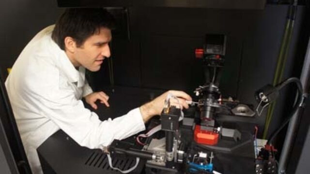 Mind-Bending Microscope