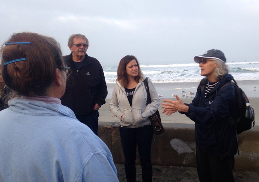  Linda Chilton with USC Sea Grant leads the beach walk at La Jolla Shores. Credit: Jennifer McWhorter
